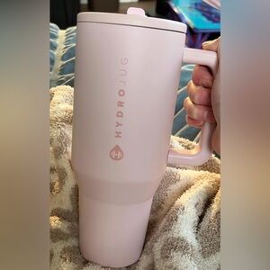 Lightly used Hydrojug Traveller mug. Great condition!